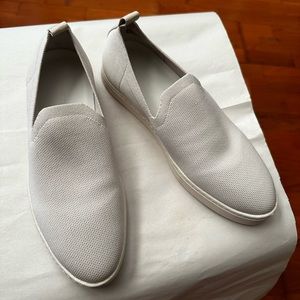 Off white nice sneaks, new, never worn.